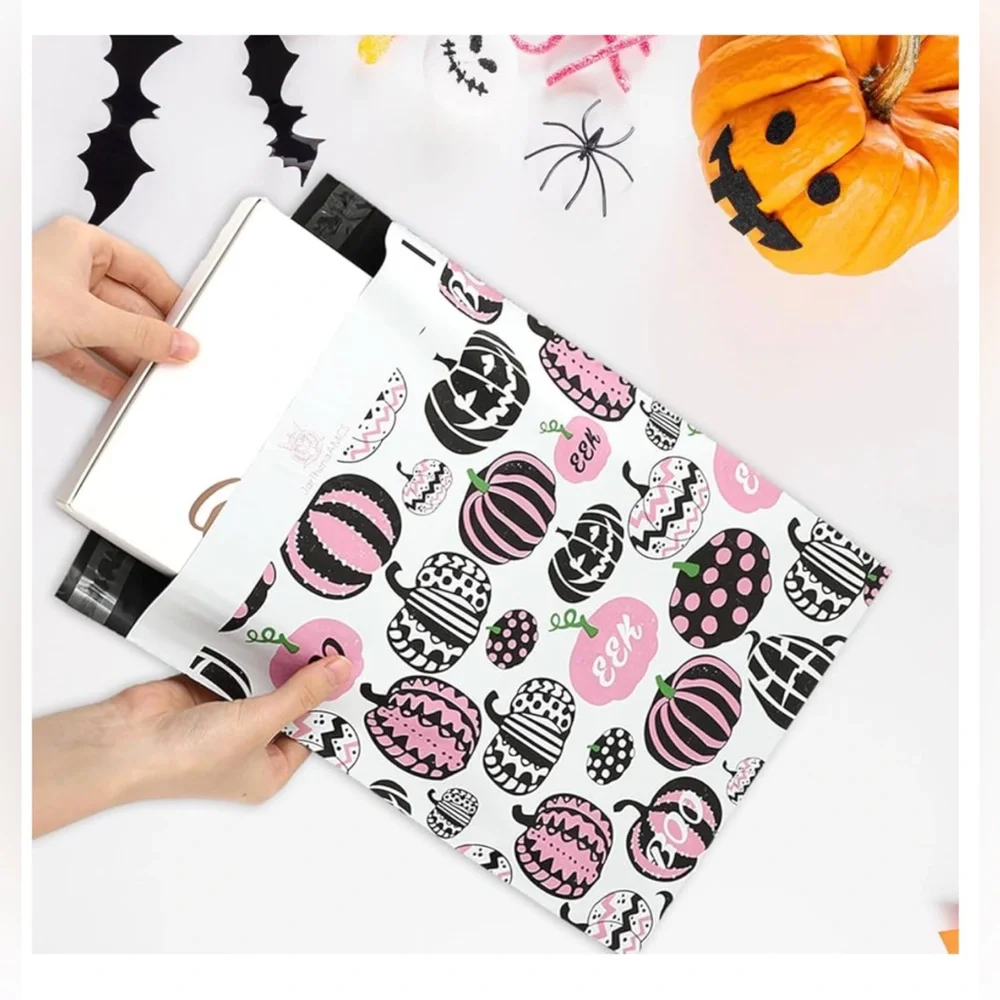 20 Halloween Pumpkin Poly Mailers - New, self sealing-waterproof-tear resistant